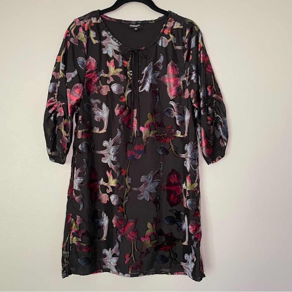 Tolani Colorful Velvet Floral Loose Fit Black Dress - Picture 2 of 13